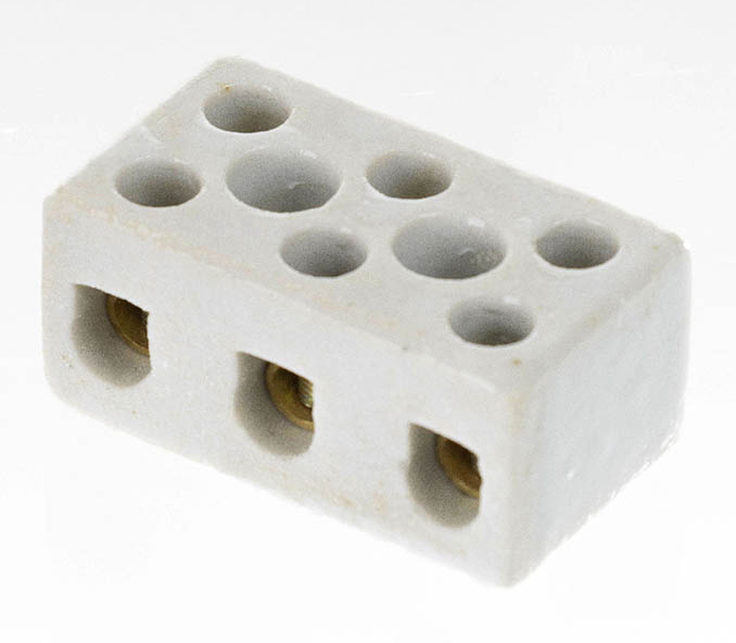 Conector porcelana Tripolar.jpg